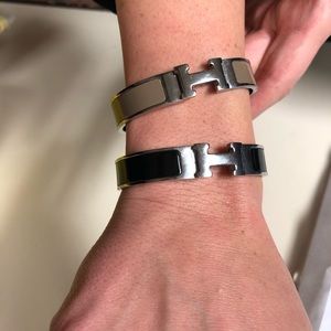 2 Hermès Paris bracelets excellent condition, asking 450$ each or 800$ for both